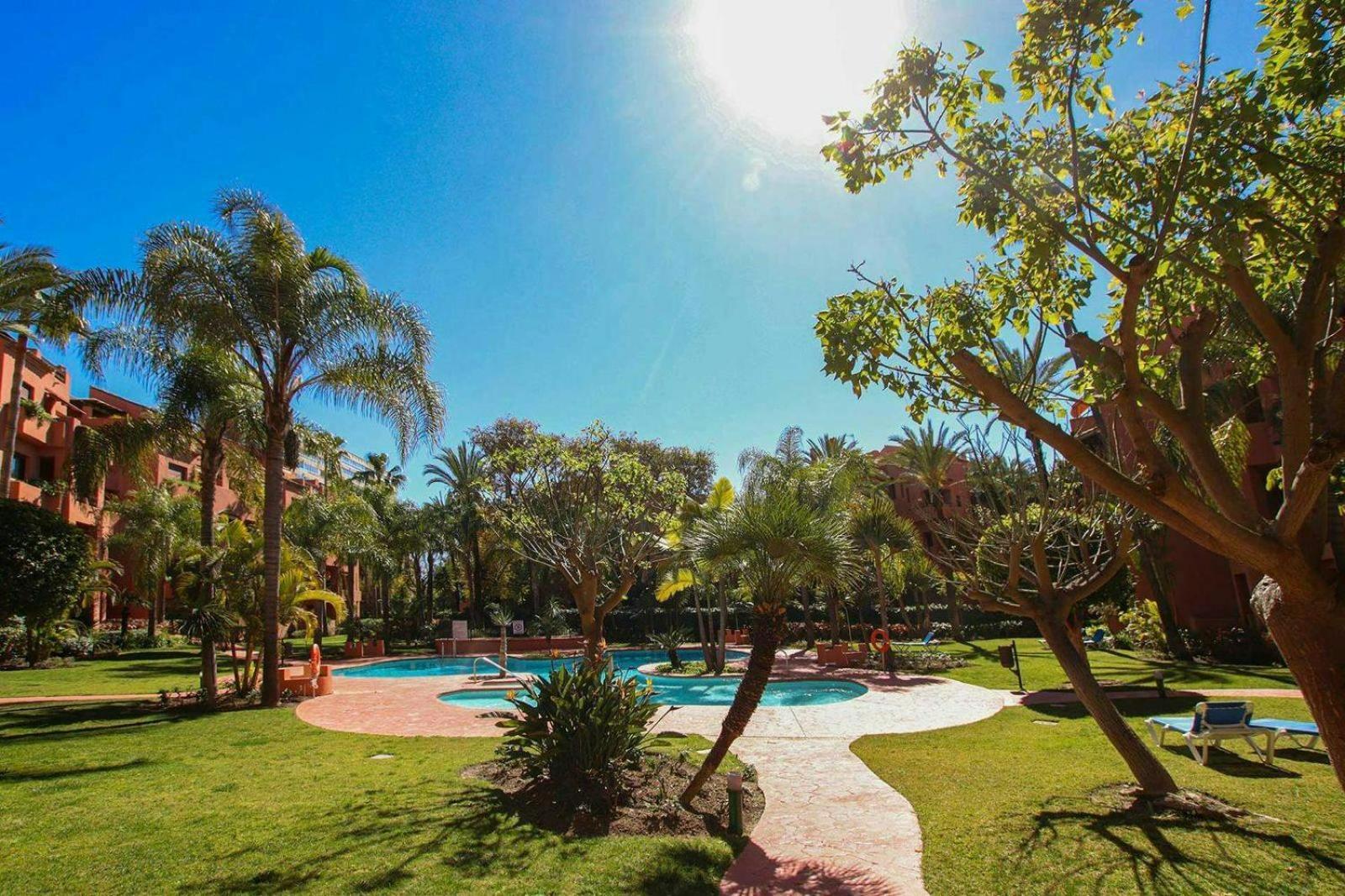 Piso 4 Hab. - Elviria Playa Apartment Marbella Luaran gambar